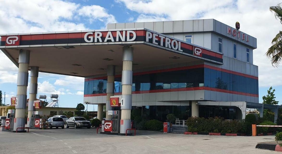 Grand Hotel Petrol Fier Luaran gambar